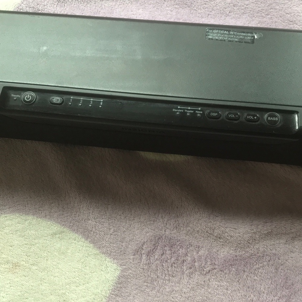 INSIGNIA theater speaker